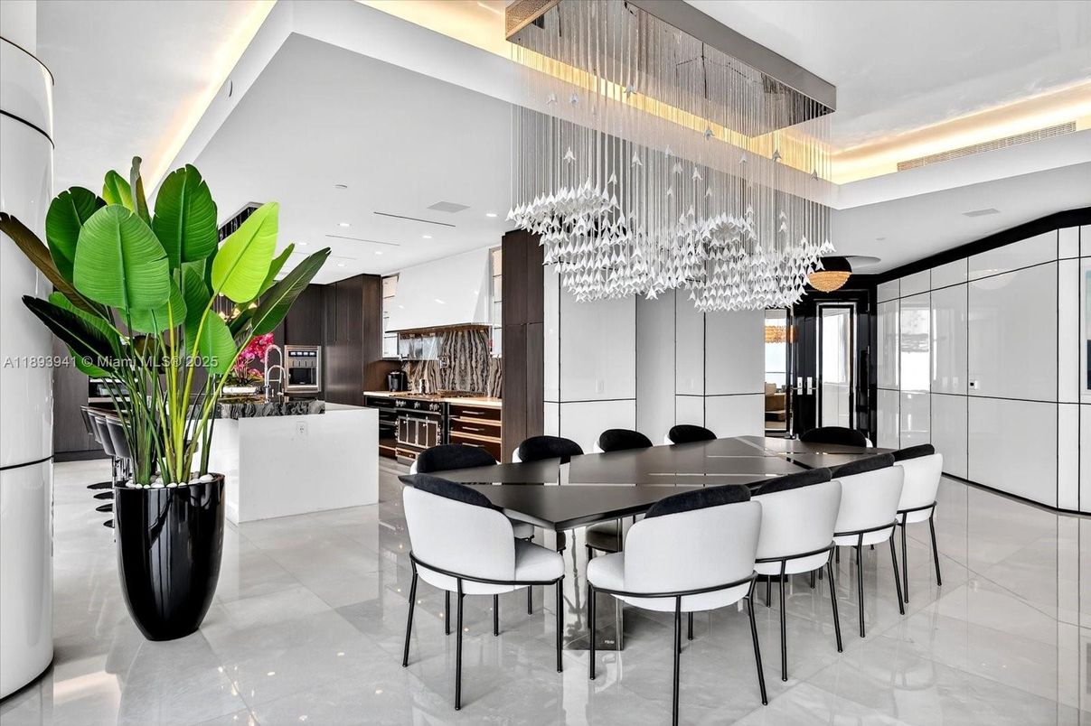 Chandelier, Dining room, Interior, Kitchen, Pendant Lights, Recessed Lighting, Stainless Steel Appliances