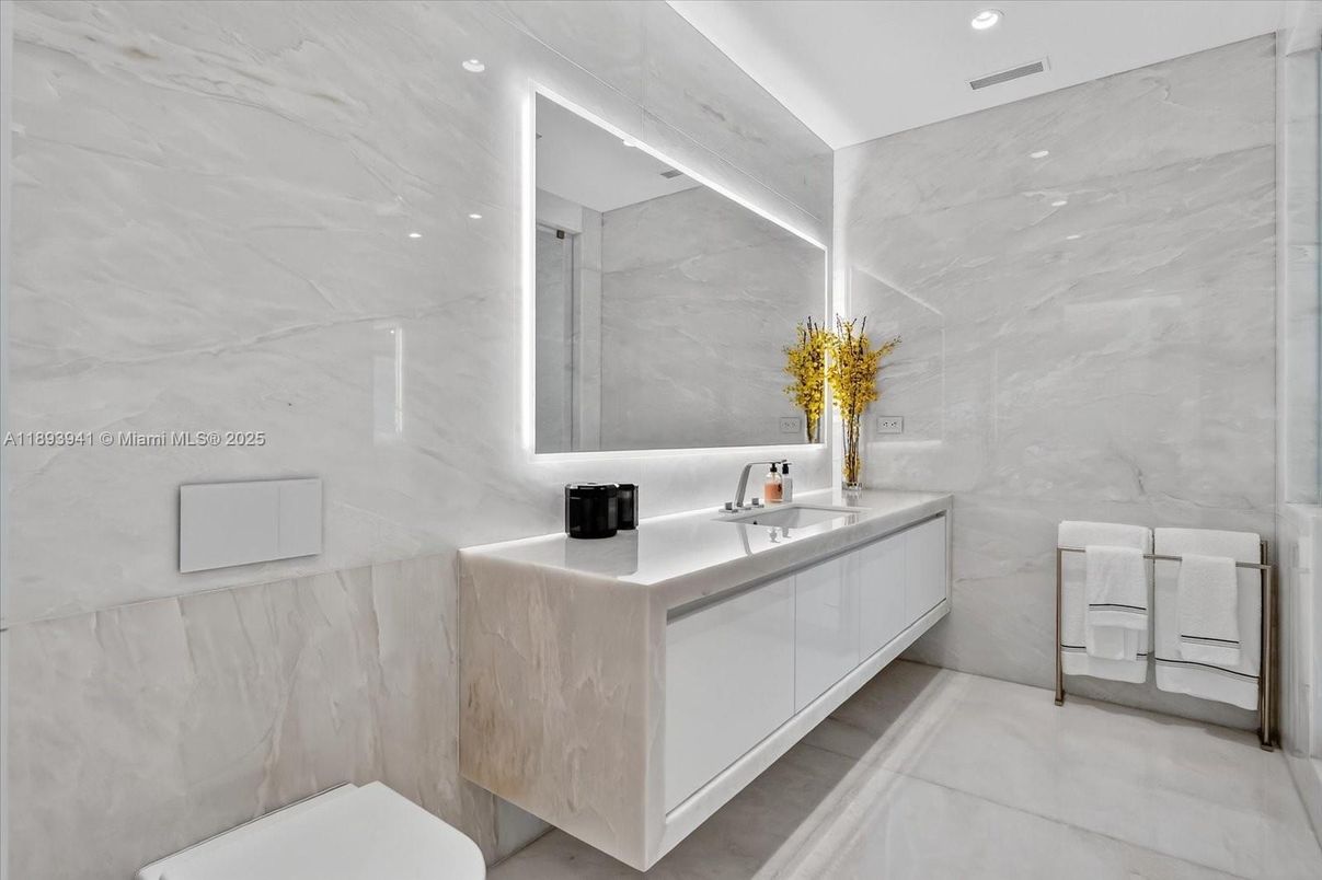 Bathroom, Interior, Marble Walls, Recessed Lighting