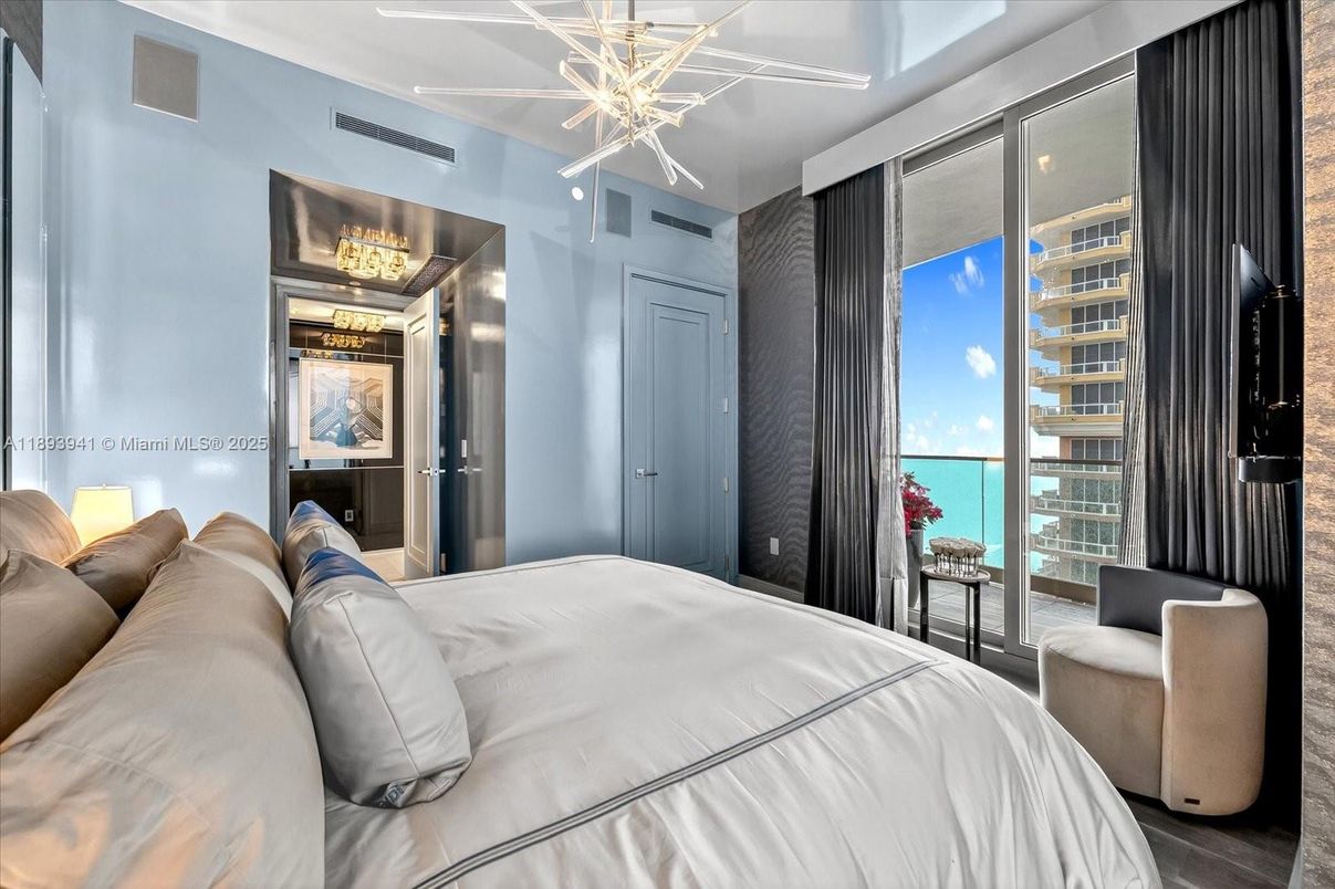 Bedroom, Interior, Water