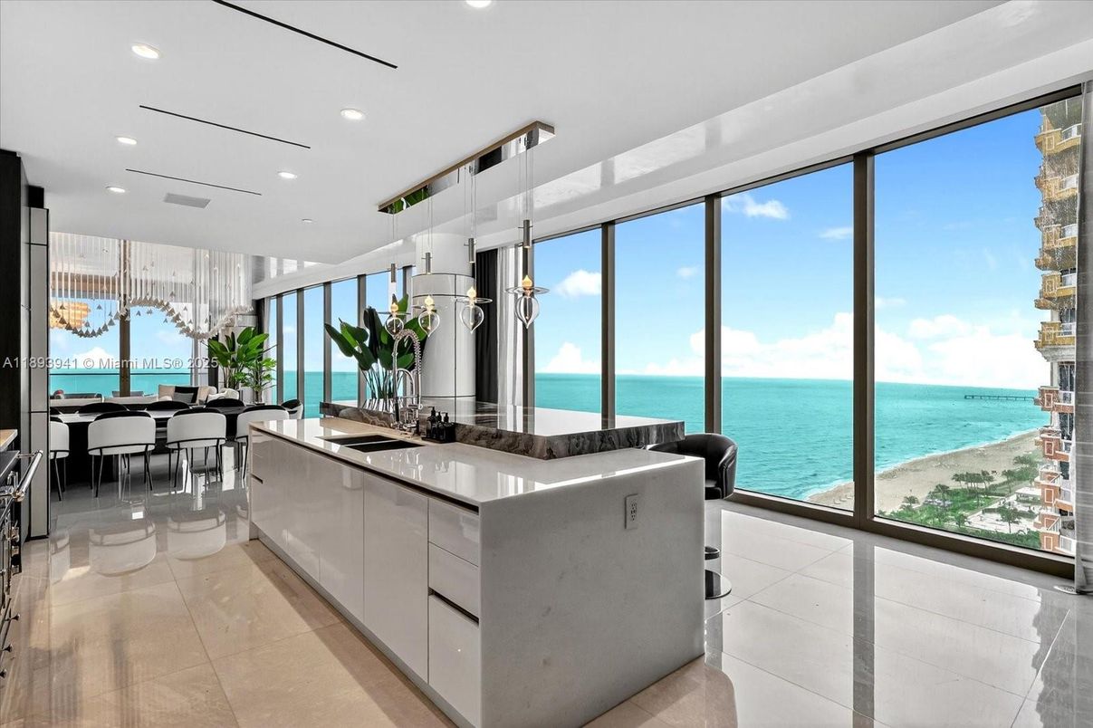 Dining room, Interior, Kitchen, Pendant Lights, Recessed Lighting, Water