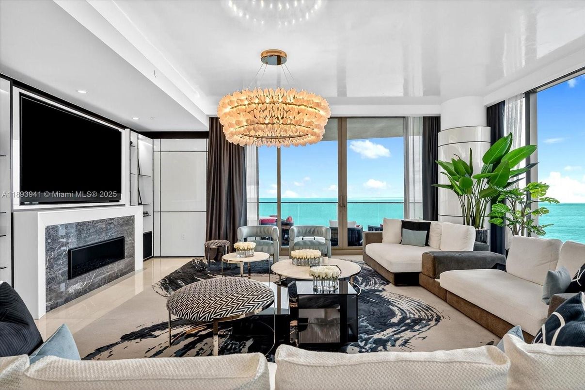 Chandelier, Fireplace, Interior, Living room, Pendant Lights, Recessed Lighting, Water