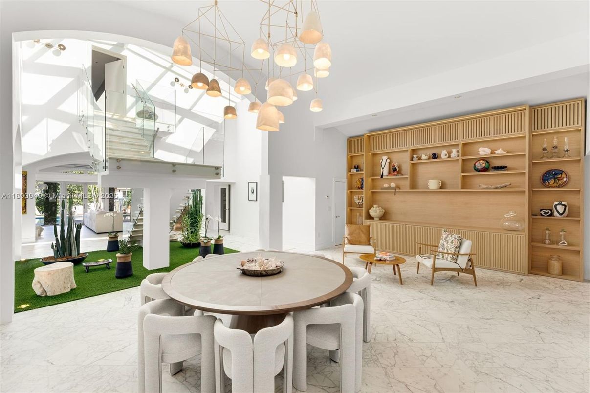 Dining room, Interior, Living room, Marble, Pendant Lights