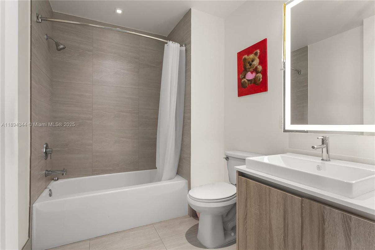 Bathroom, Interior, Recessed Lighting