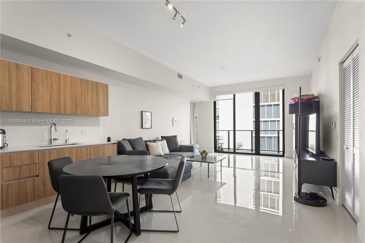 Dining room, Interior, Living room, Recessed Lighting