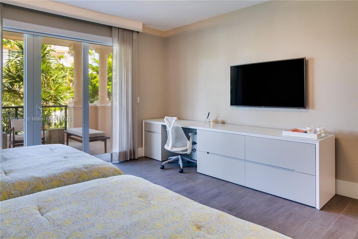 Bedroom, Home Office, Interior, Wood Texture Flooring