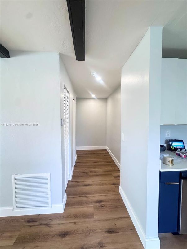 Interior, Recessed Lighting, Wood Texture Flooring