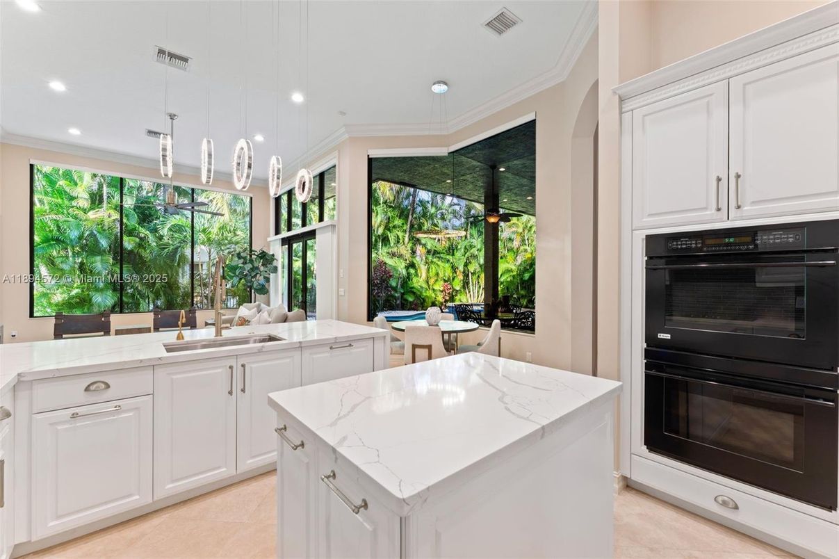 Dining room, Interior, Kitchen, Pendant Lights, Recessed Lighting