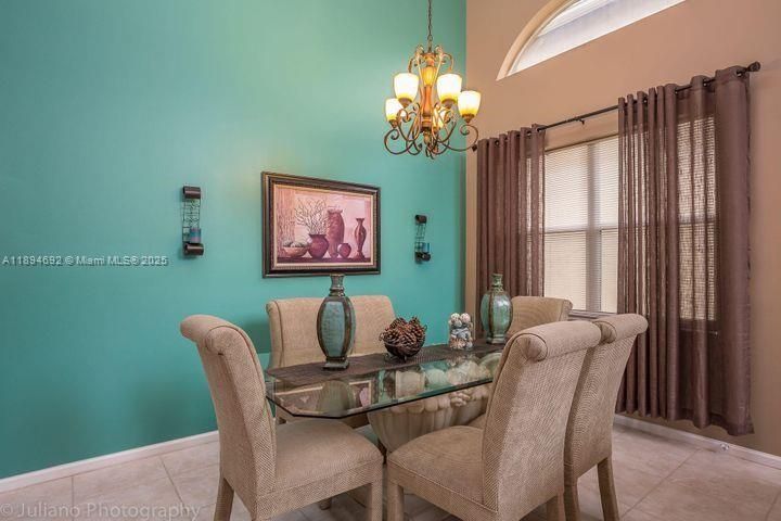 Chandelier, Dining room, Interior