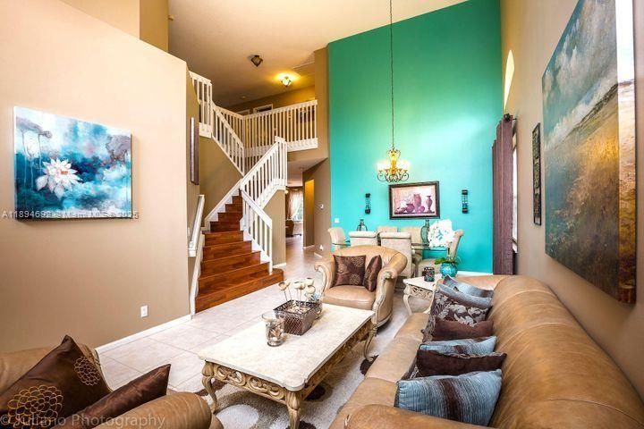 Chandelier, Interior, Living room, Pendant Lights