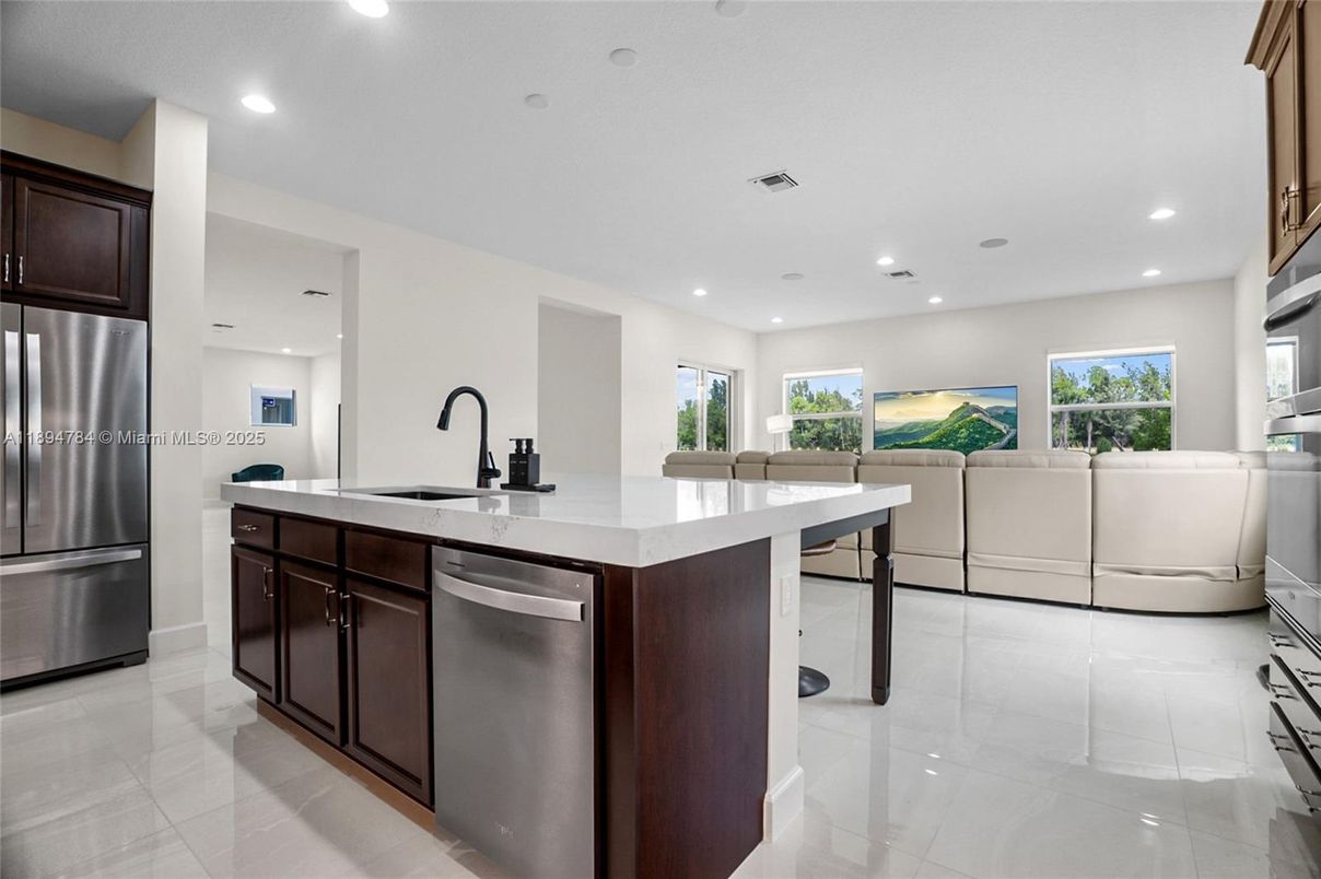 Interior, Kitchen, Living room, Recessed Lighting, Stainless Steel Appliances