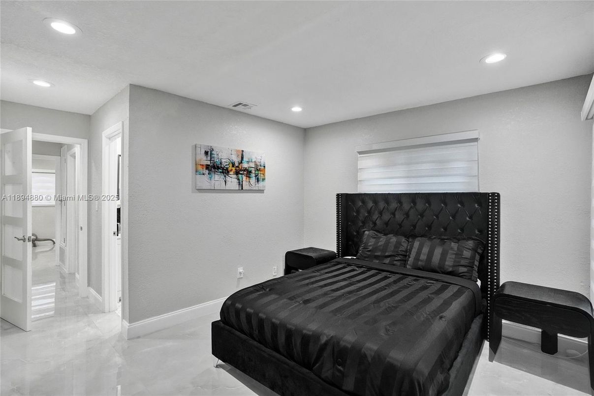 Bedroom, Interior, Recessed Lighting