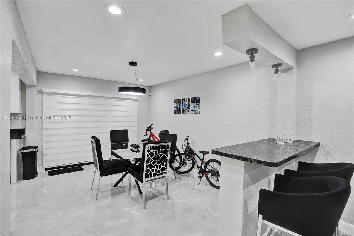 Dining room, Interior, Recessed Lighting