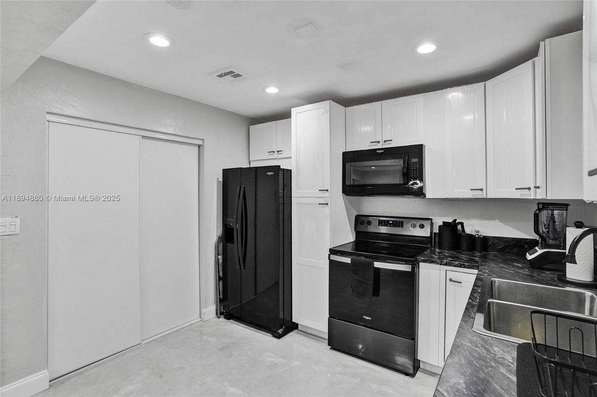 Interior, Kitchen, Recessed Lighting