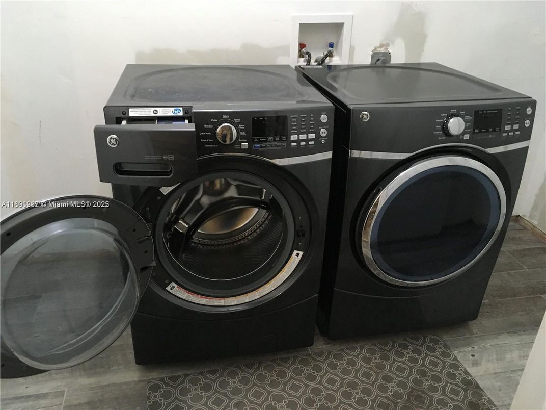 Interior, Washer