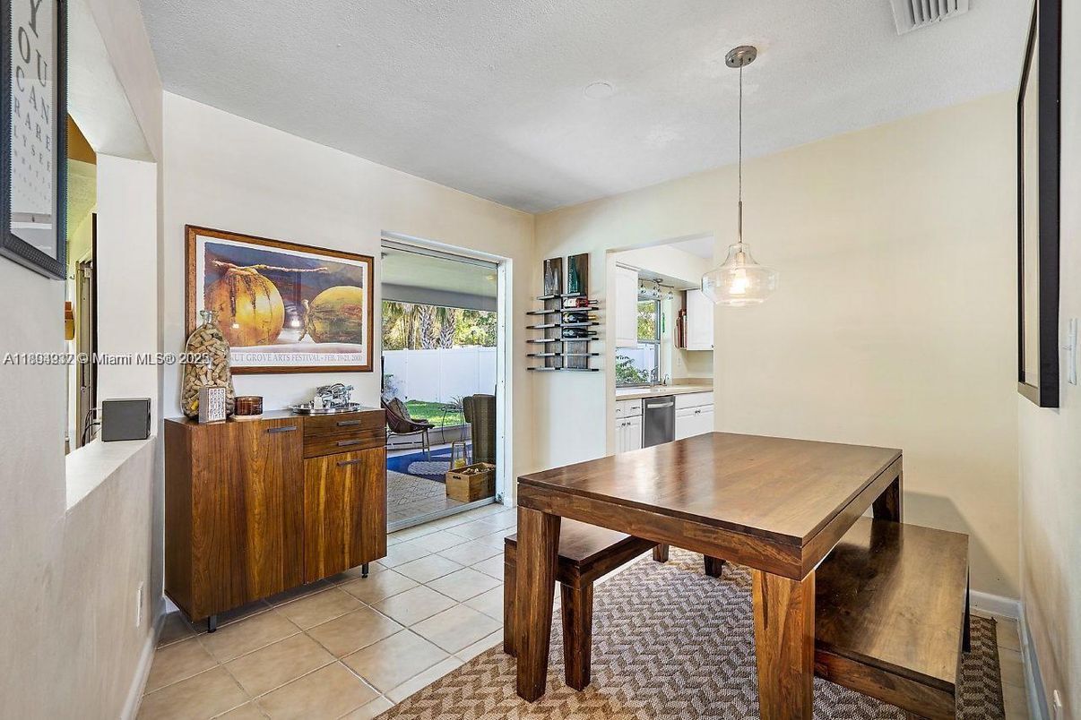 Dining room, Interior, Pendant Lights