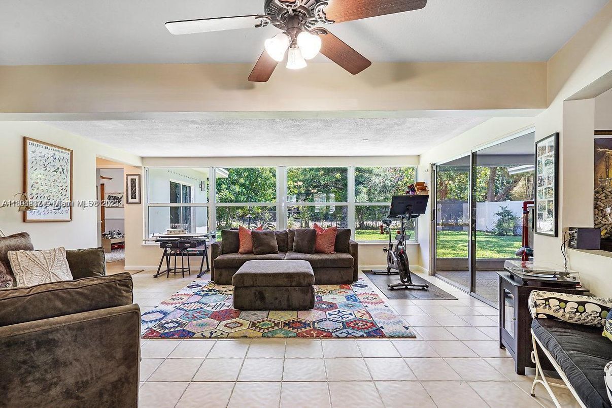 Fitness Equipment, Interior, Living room