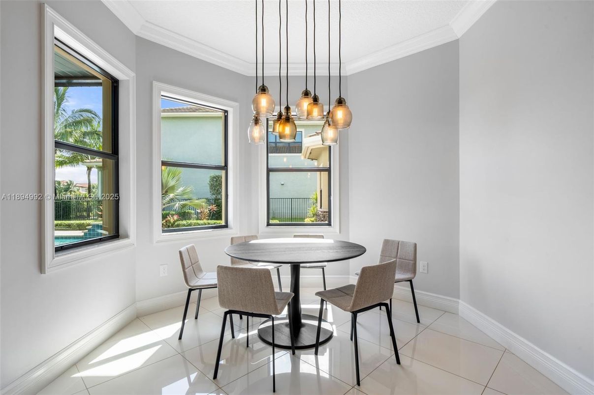 Dining room, Interior, Pendant Lights