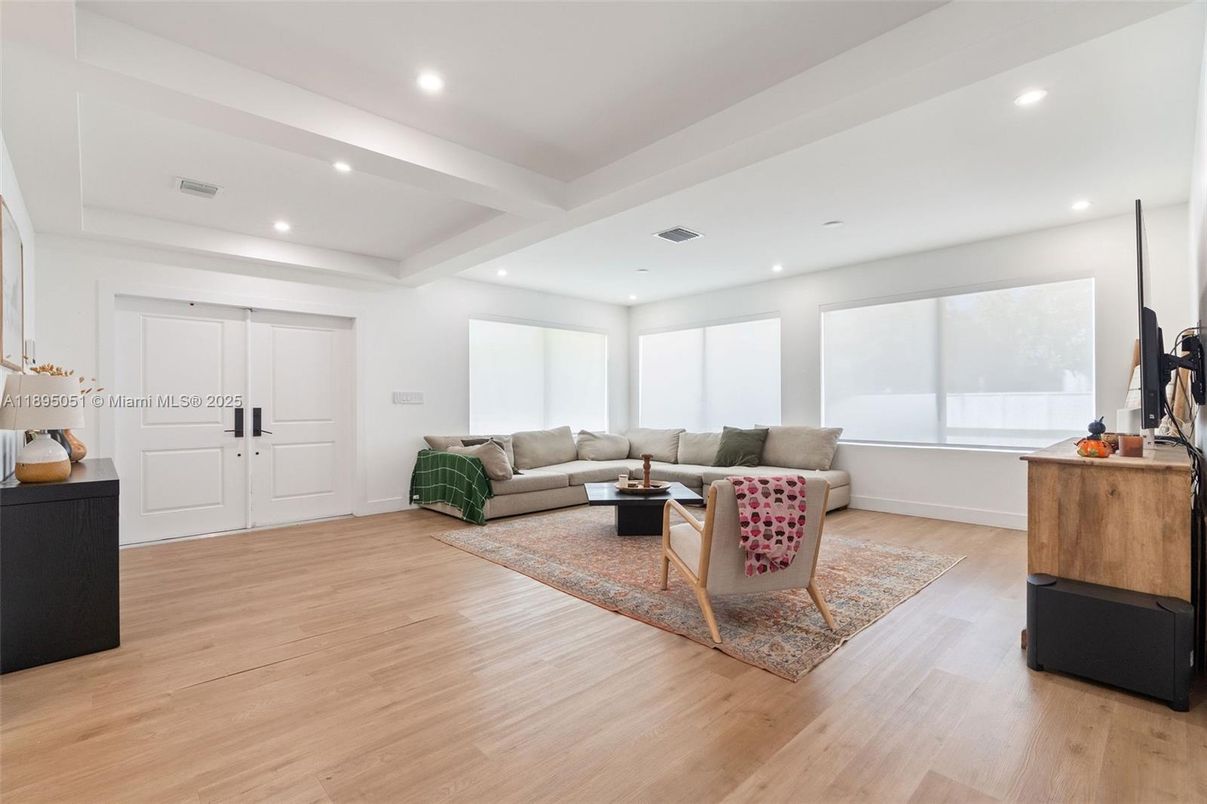 Interior, Living room, Recessed Lighting, Wood Texture Flooring