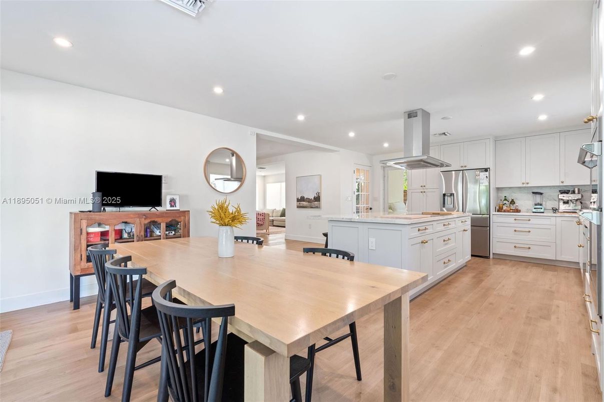 Dining room, Interior, Kitchen, Recessed Lighting, Stainless Steel Appliances, Wood Texture Flooring