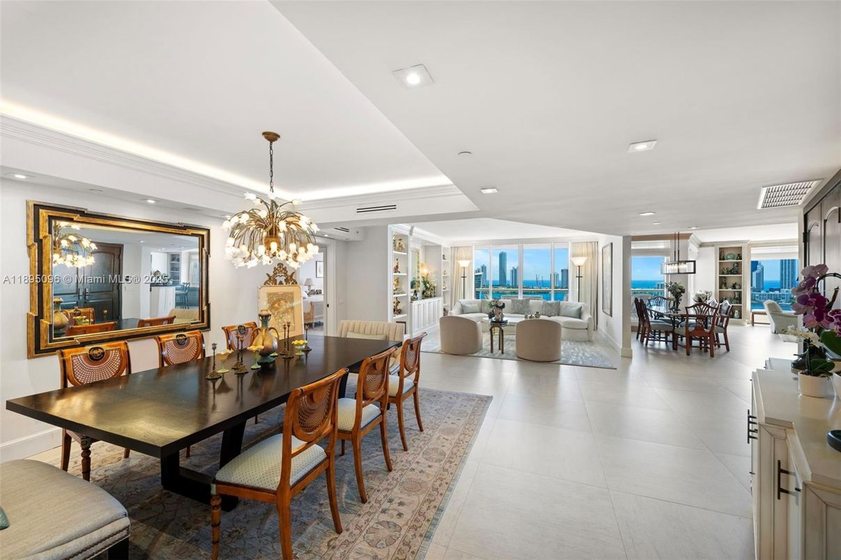 Chandelier, Dining room, Interior, Living room, Recessed Lighting, Water