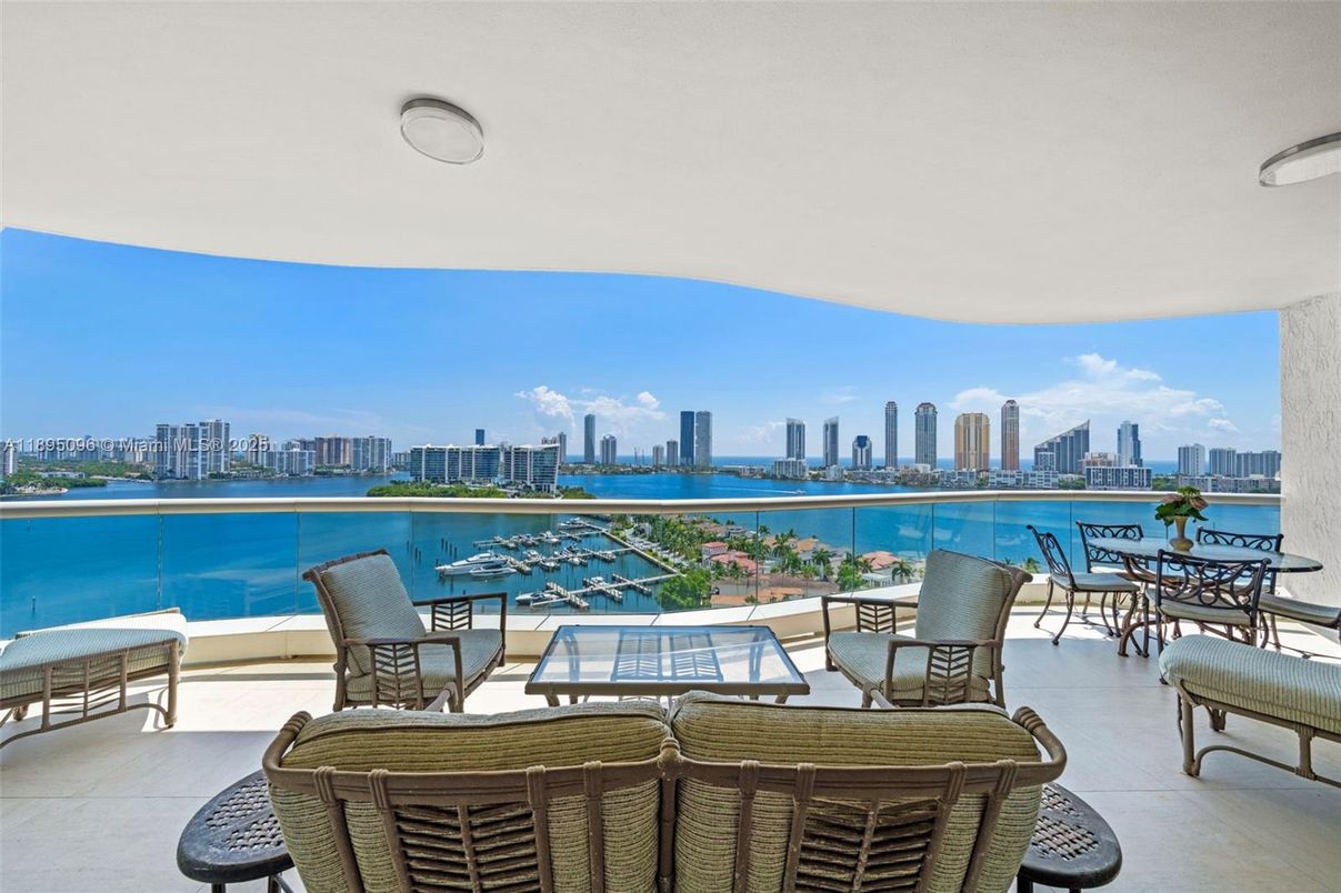 Water, Exterior, Pool, Other, Skyline