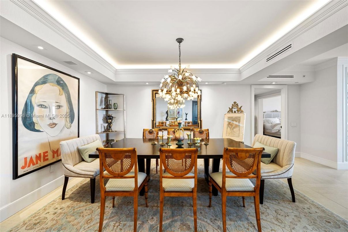 Dining room, Interior, Pendant Lights, Recessed Lighting