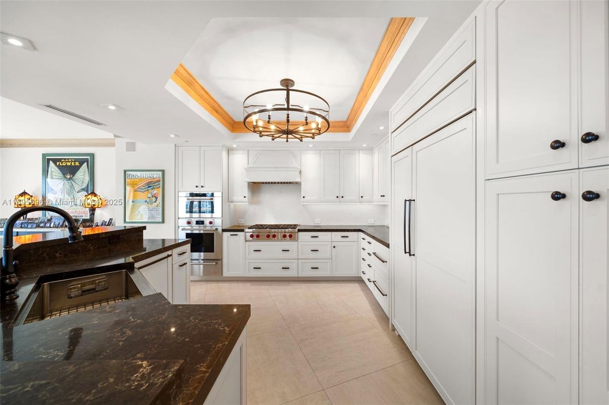 Chandelier, Interior, Kitchen, Recessed Lighting, Stainless Steel Appliances