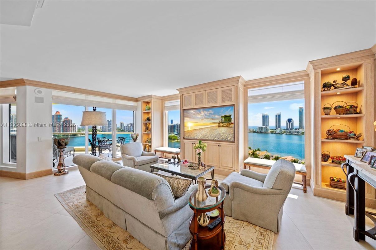 Interior, Living room, Water