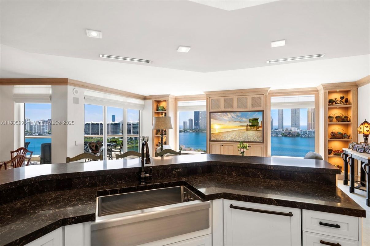 Interior, Kitchen, Recessed Lighting, Water