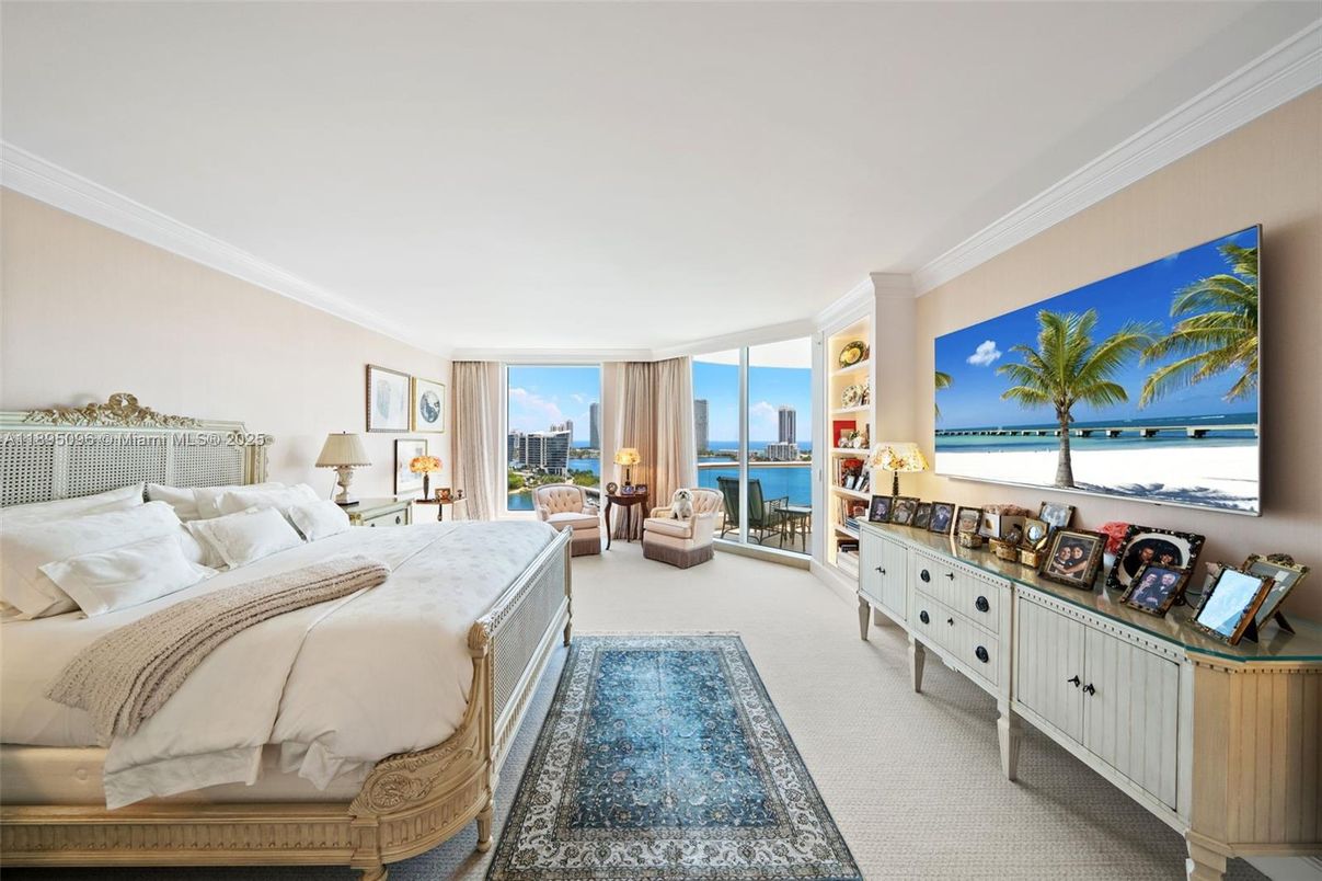 Bedroom, Interior, Water