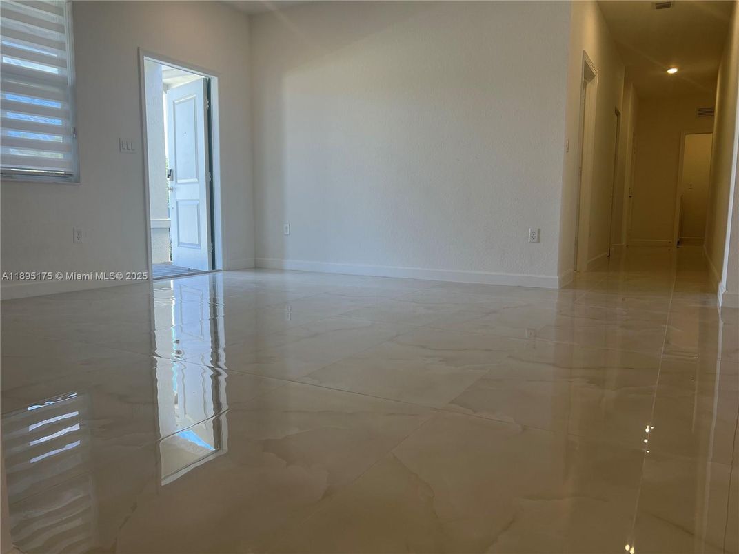 Empty room, Interior, Marble, Recessed Lighting