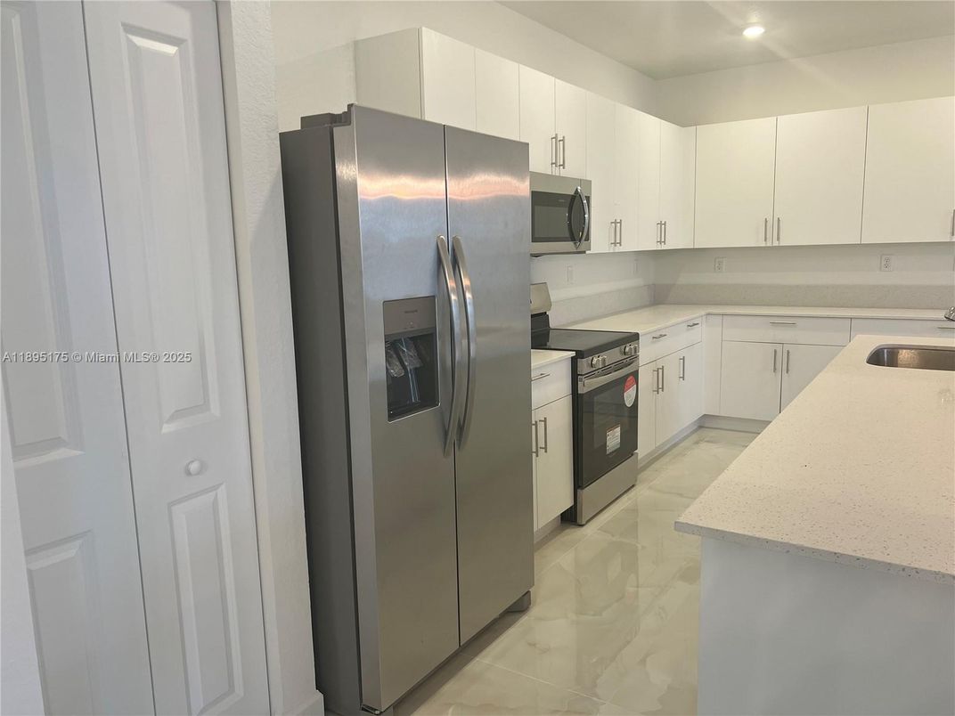Interior, Kitchen, Marble, Recessed Lighting