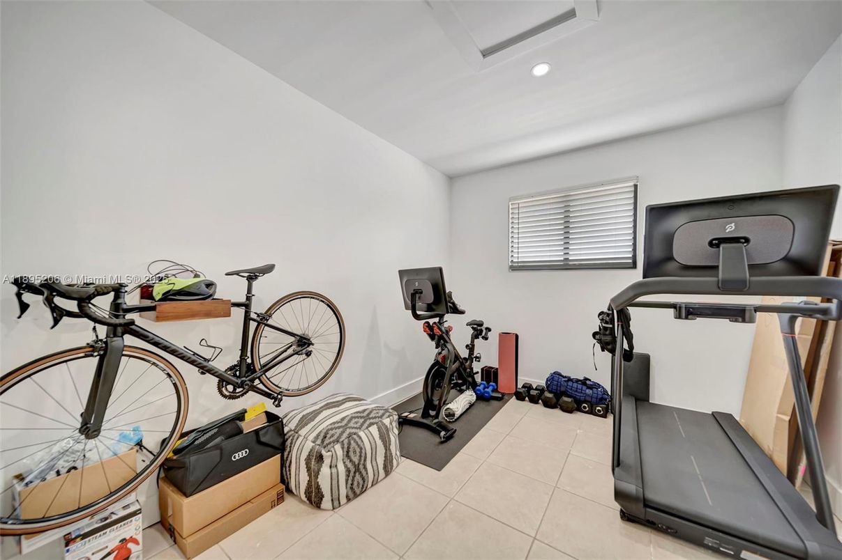 Fitness Equipment, Interior, Recessed Lighting