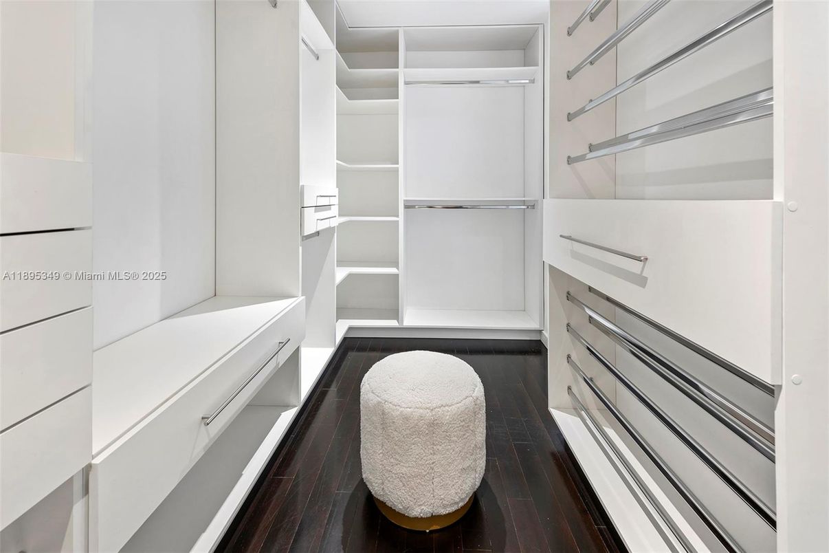 Interior, Walk-in Closets, Wood Texture Flooring