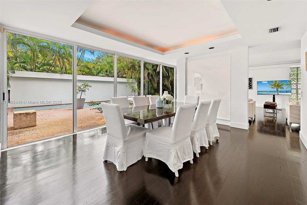 Dining room, Interior, Wood Texture Flooring