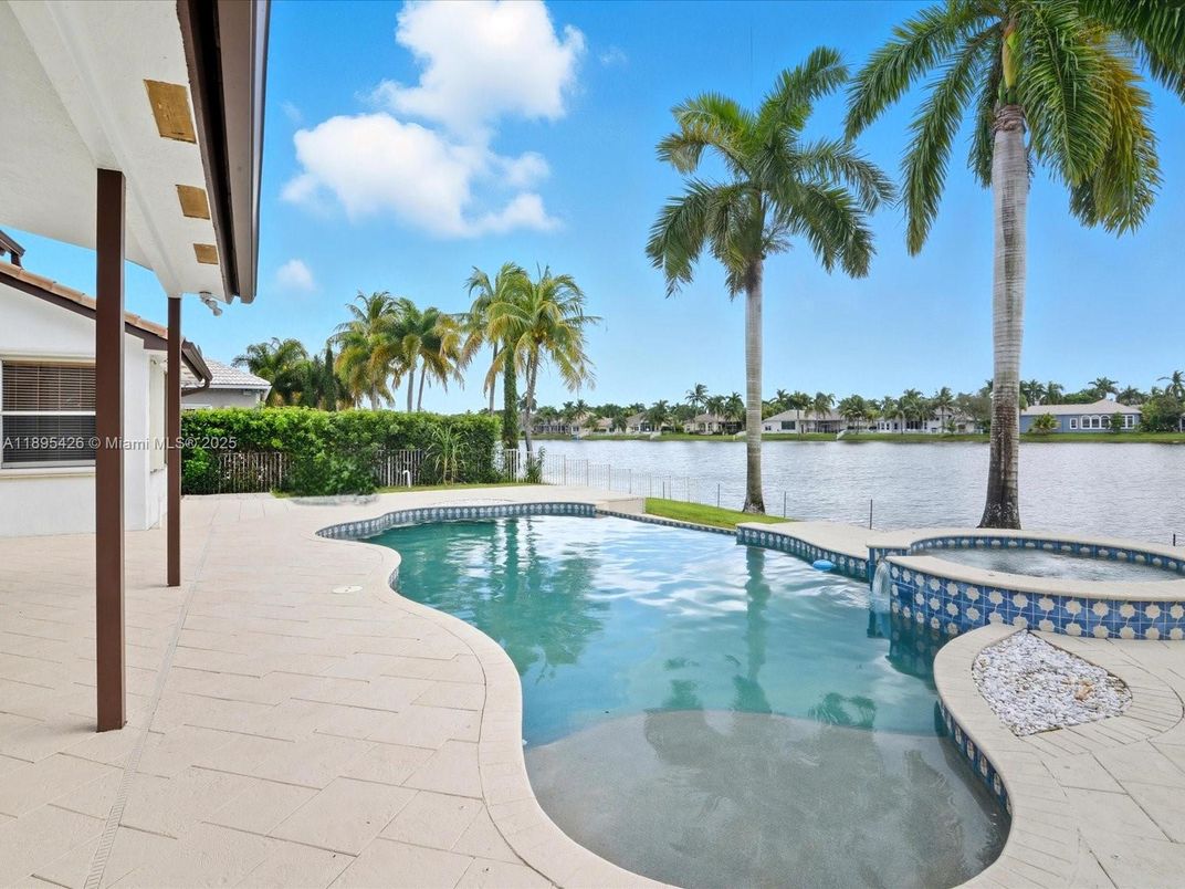 Exterior, Pool, Water