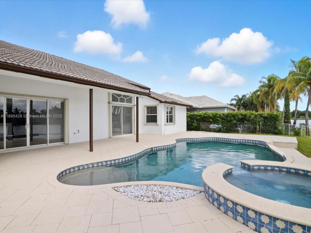 Exterior, Pool, Water