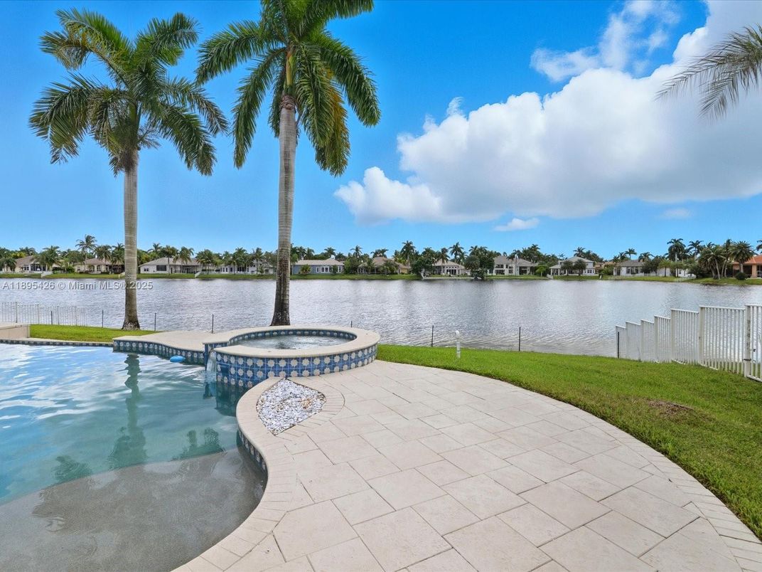 Exterior, Pool, Water