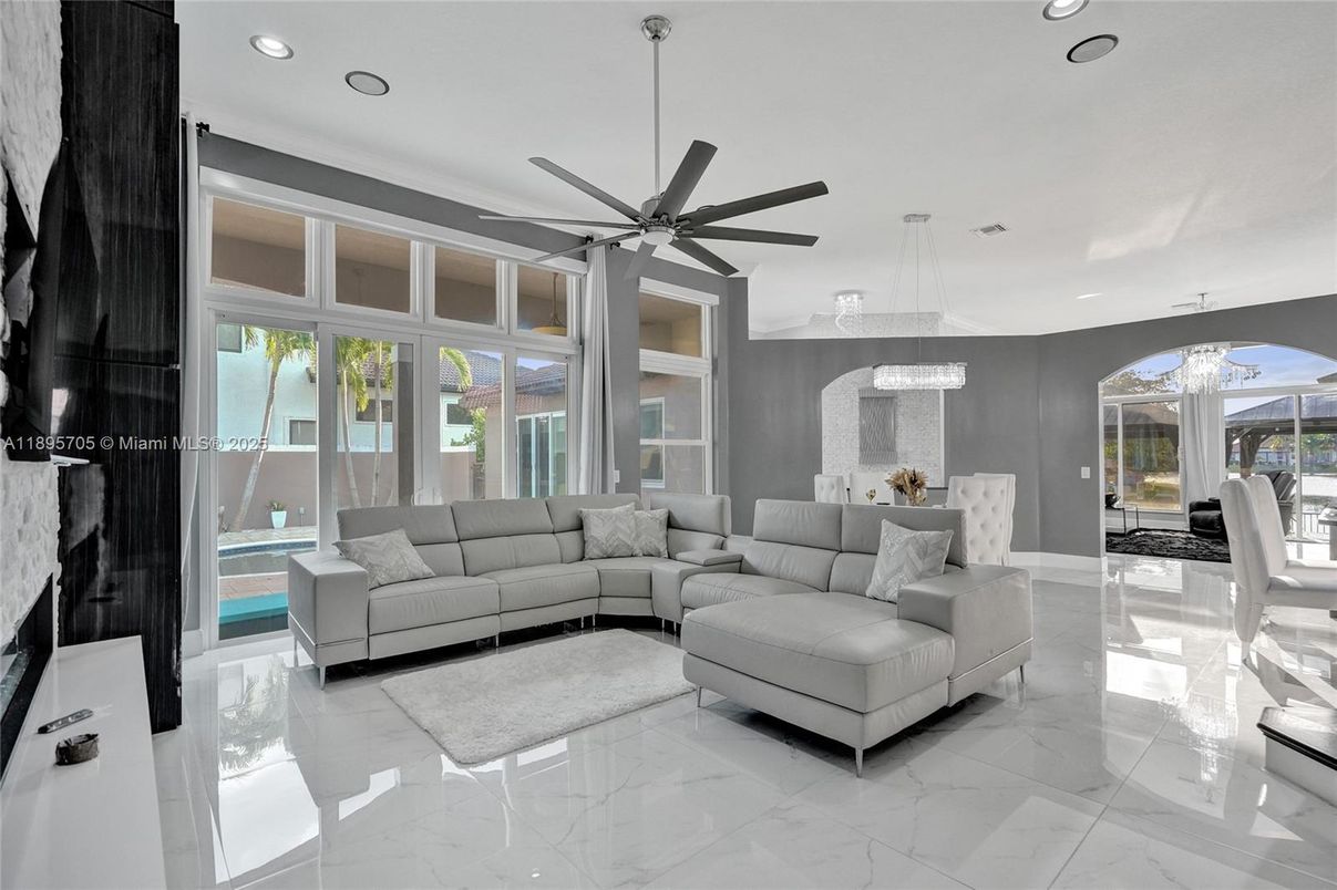 Dining room, Interior, Living room, Marble, Pendant Lights, Recessed Lighting, Water