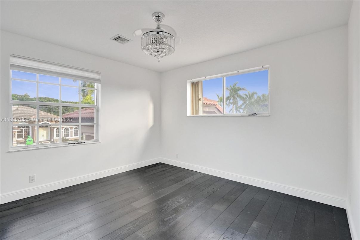 Chandelier, Empty room, Interior, Wood Texture Flooring