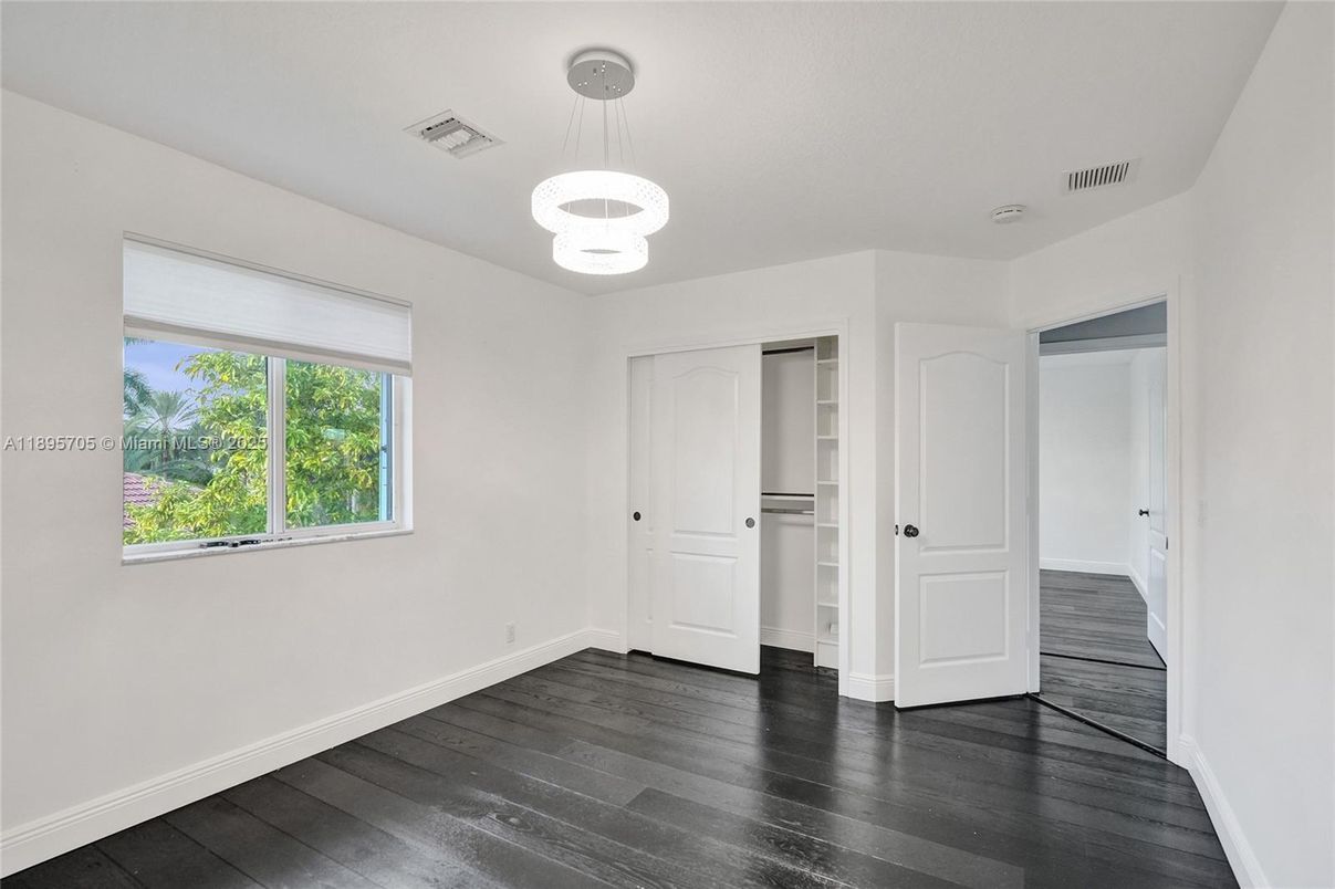 Empty room, Interior, Pendant Lights, Wood Texture Flooring
