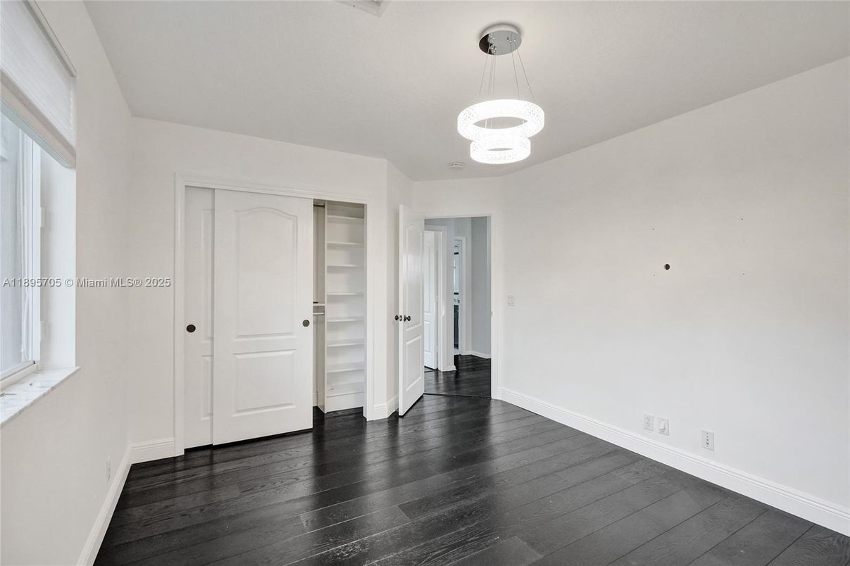 Empty room, Interior, Pendant Lights, Wood Texture Flooring