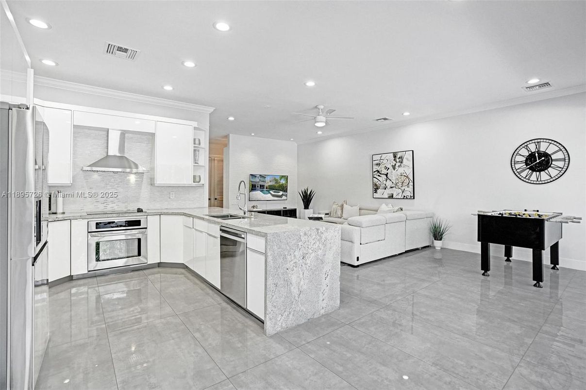Interior, Kitchen, Living room, Recessed Lighting, Stainless Steel Appliances