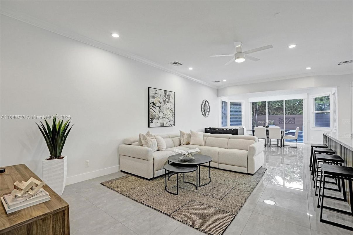 Dining room, Interior, Living room, Recessed Lighting