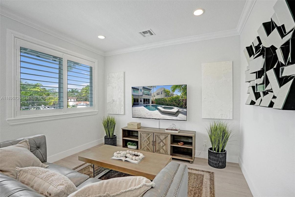 Interior, Living room, Recessed Lighting, Wood Texture Flooring