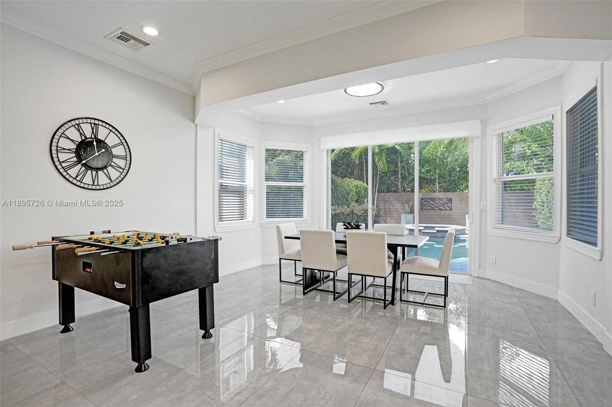 Dining room, Game Room, Interior, Recessed Lighting