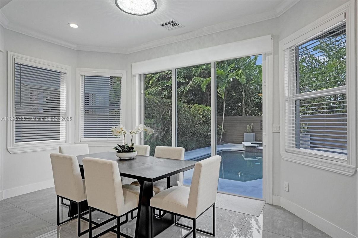 Dining room, Interior, Recessed Lighting