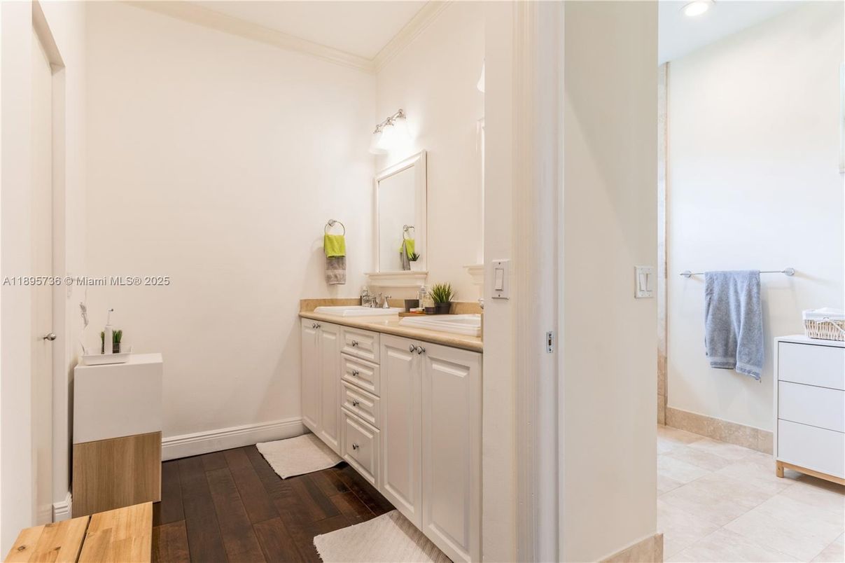 Bathroom, Interior, Recessed Lighting, Wood Texture Flooring