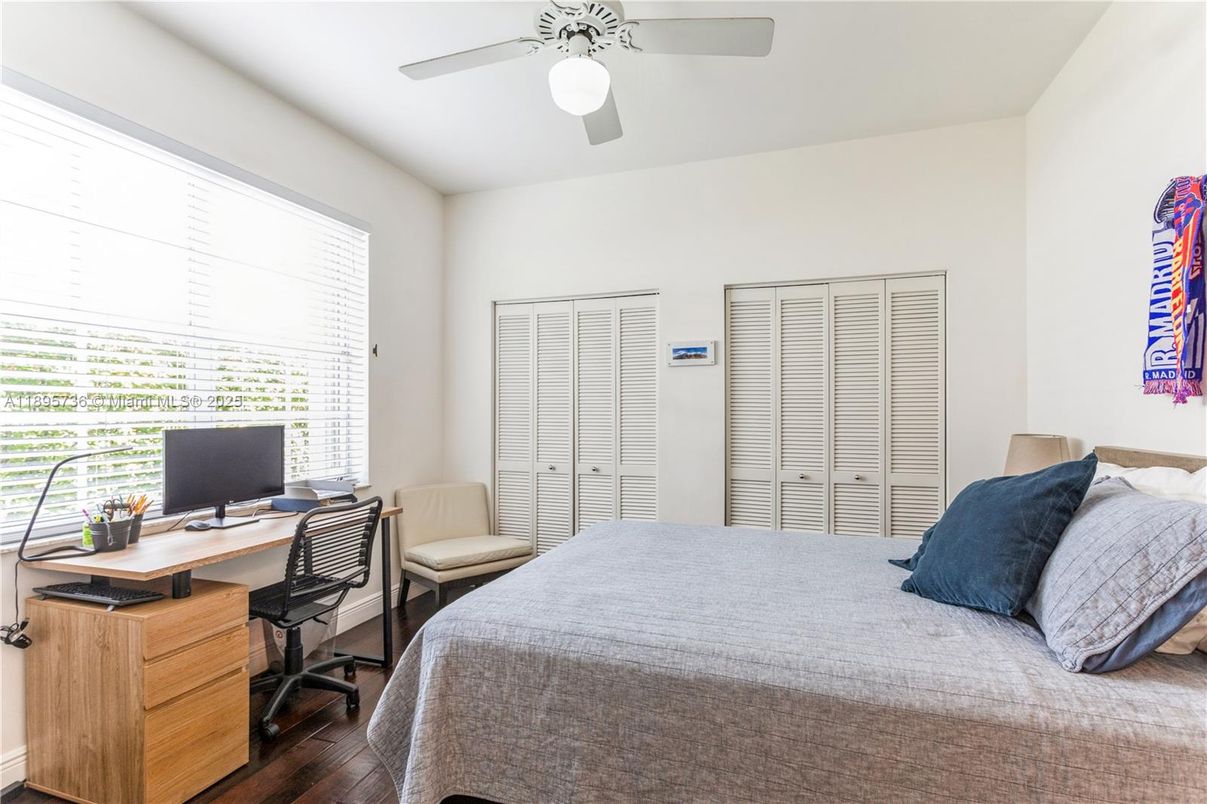 Bedroom, Home Office, Interior, Wood Texture Flooring