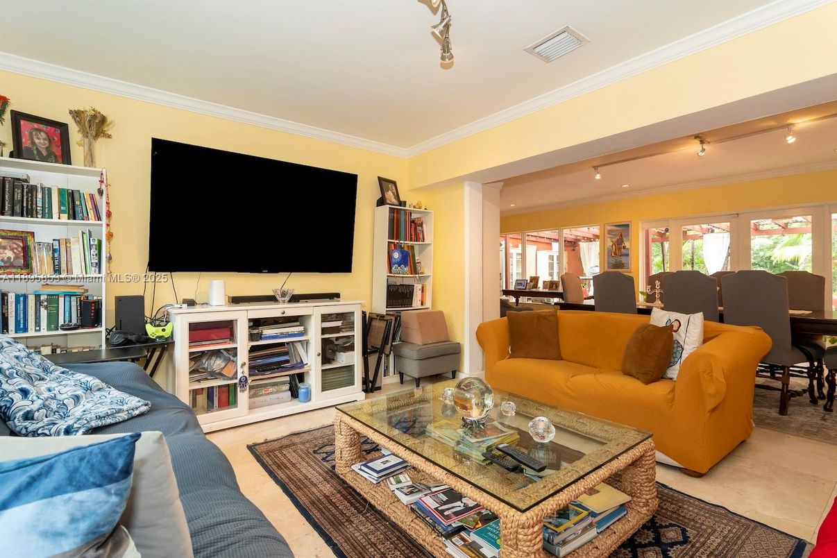 Dining room, Interior, Living room, Recessed Lighting